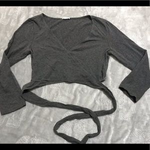 Long sleeve cropped shirt with ties
